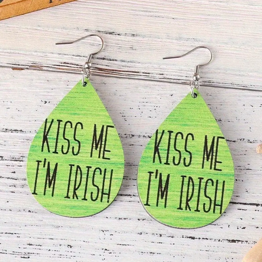 Green 'Kiss Me I'm Irish' Earrings